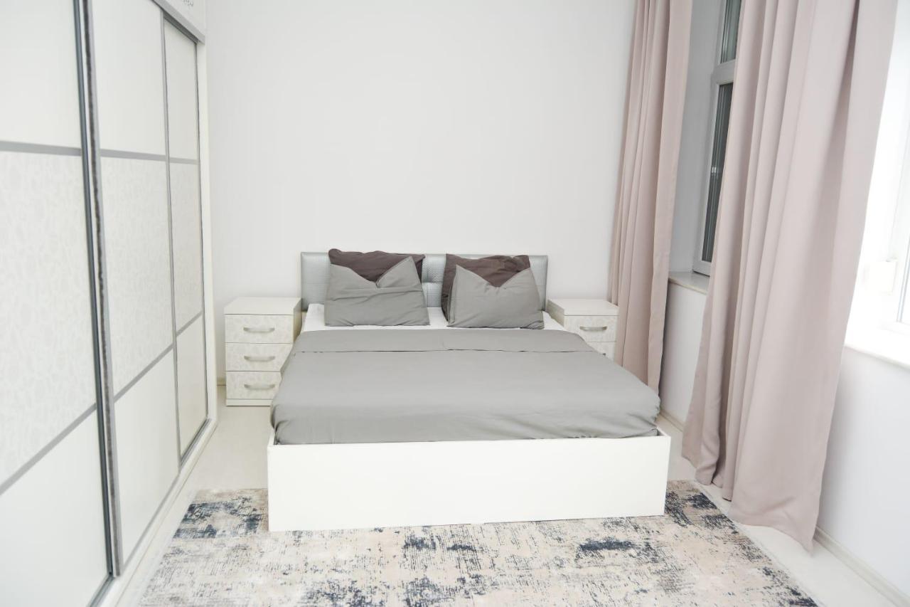Cozzy Inn City Centre Constanta Bagian luar foto