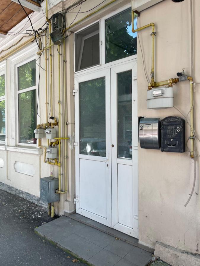 Cozzy Inn City Centre Constanta Bagian luar foto